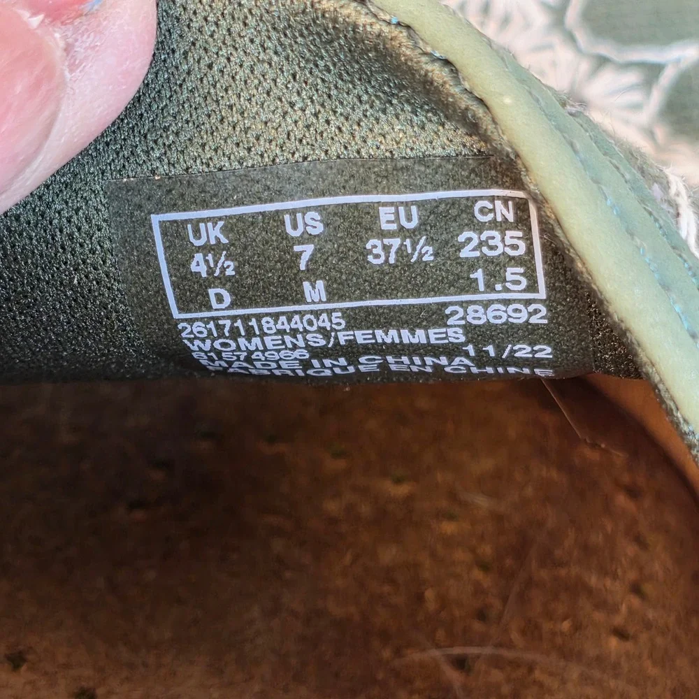 Clarks Collection Slip Ons Womens 7 Olive Green Floral Embroidered Espadrille‎